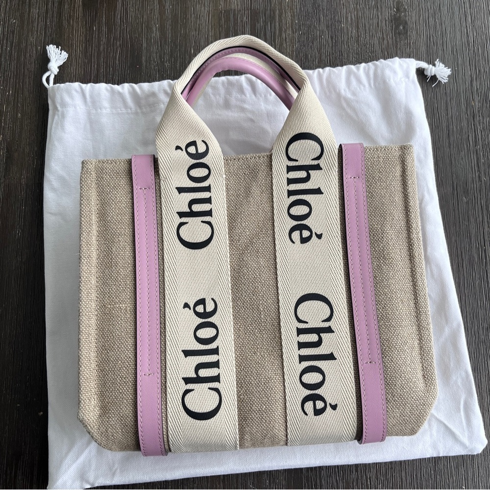 Chloe mini woody tote bag in EXCELLENT used condition. LIKE NEW!